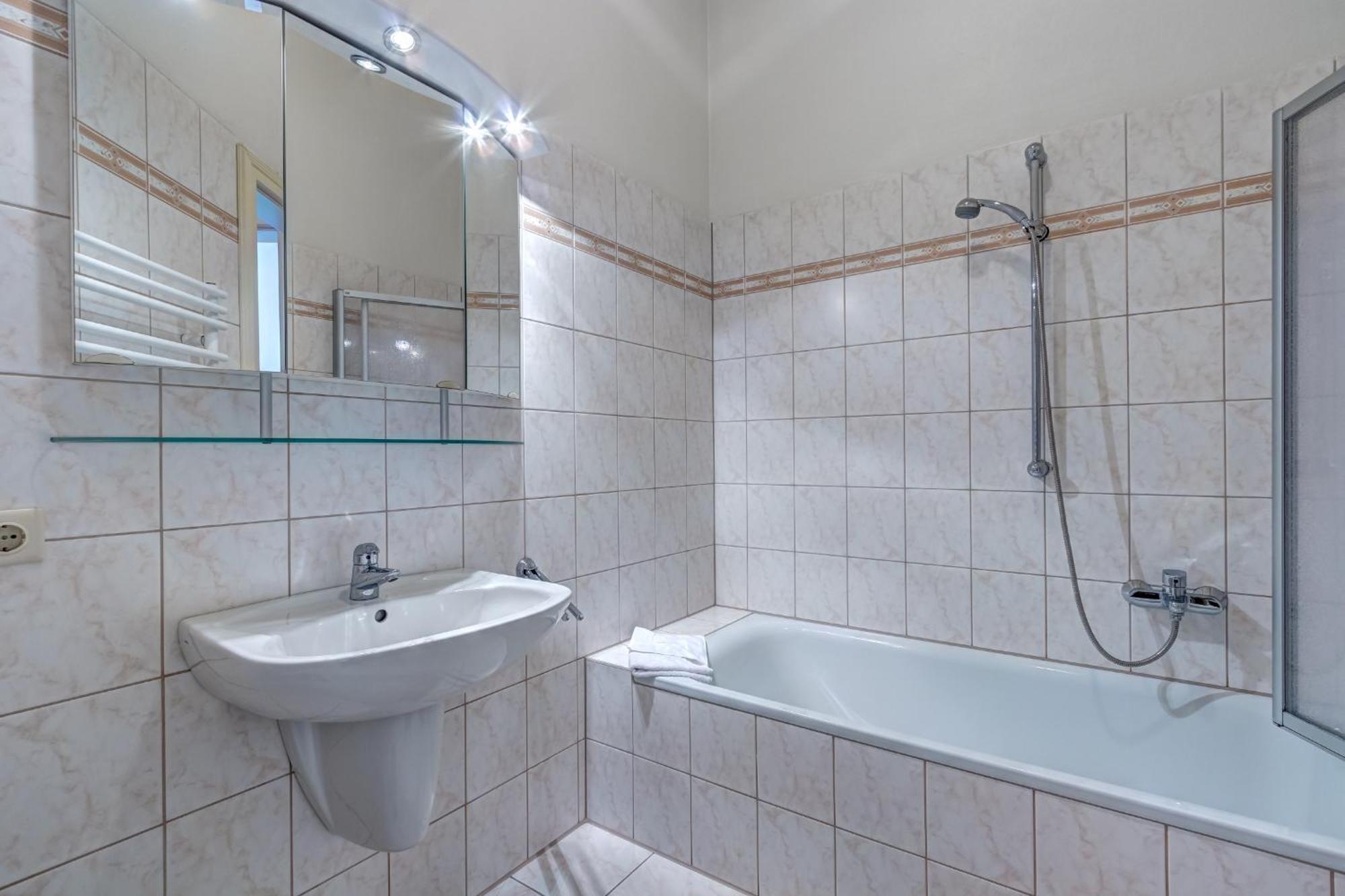 Villa Ahlbeck - Ferienwohnung Kuehlungsborn Heringsdorf  Ngoại thất bức ảnh