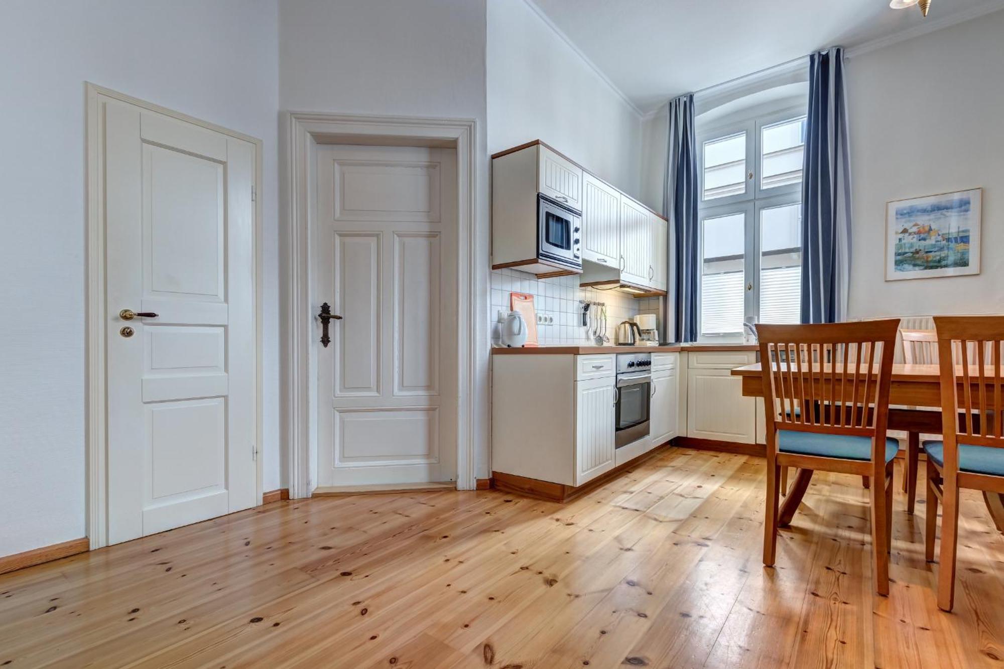 Villa Ahlbeck - Ferienwohnung Kuehlungsborn Heringsdorf  Ngoại thất bức ảnh